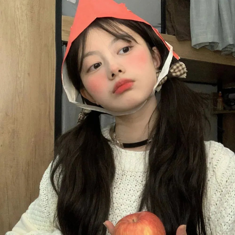 被偷听心声后，豪门全家追着我宠