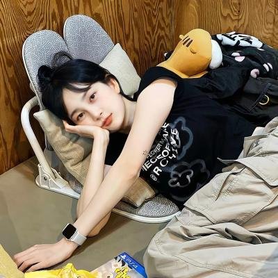 回到八零，拒绝金手指后我成为大亨